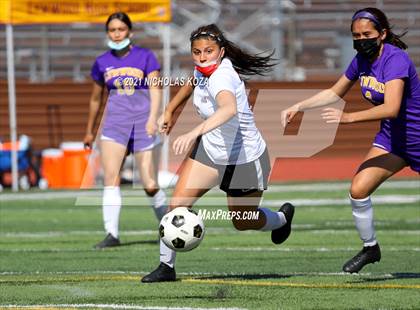 Thumbnail 1 in Paramount vs. Lynwood photogallery.