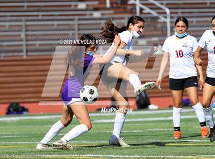 Thumbnail 3 in Paramount vs. Lynwood photogallery.