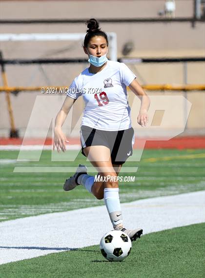 Thumbnail 1 in Paramount vs. Lynwood photogallery.