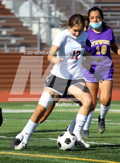 Thumbnail 1 in Paramount vs. Lynwood photogallery.