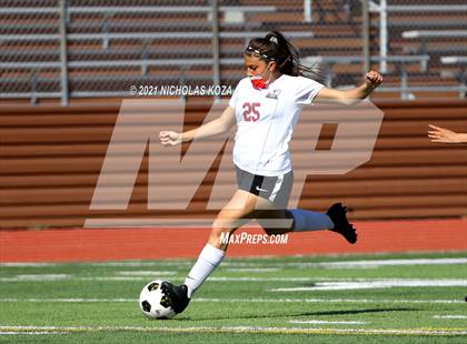 Thumbnail 1 in Paramount vs. Lynwood photogallery.
