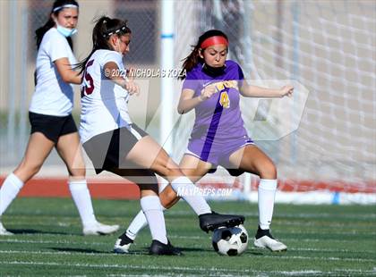 Thumbnail 1 in Paramount vs. Lynwood photogallery.