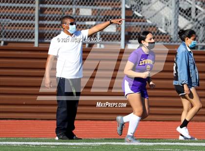 Thumbnail 1 in Paramount vs. Lynwood photogallery.