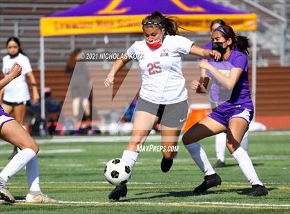 Thumbnail 3 in Paramount vs. Lynwood photogallery.