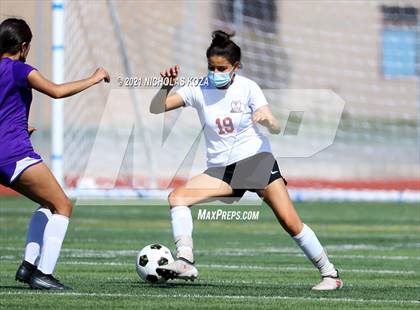Thumbnail 3 in Paramount vs. Lynwood photogallery.
