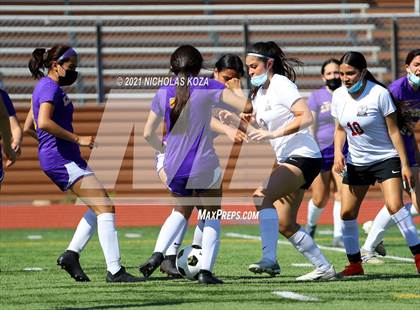 Thumbnail 1 in Paramount vs. Lynwood photogallery.