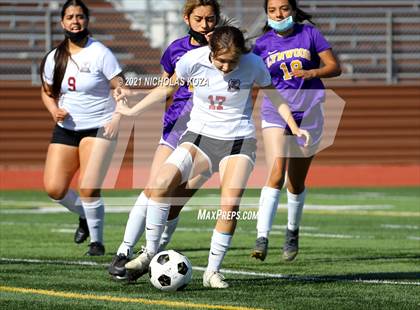Thumbnail 2 in Paramount vs. Lynwood photogallery.