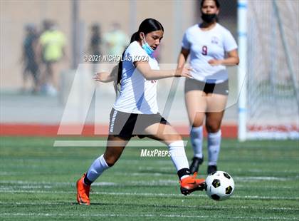 Thumbnail 3 in Paramount vs. Lynwood photogallery.