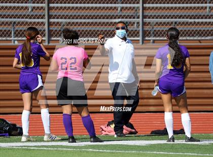 Thumbnail 3 in Paramount vs. Lynwood photogallery.