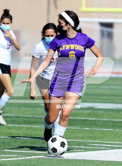 Thumbnail 3 in Paramount vs. Lynwood photogallery.