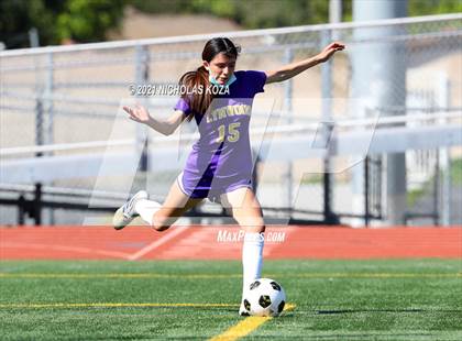 Thumbnail 3 in Paramount vs. Lynwood photogallery.