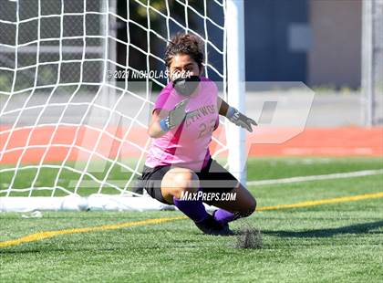 Thumbnail 3 in Paramount vs. Lynwood photogallery.