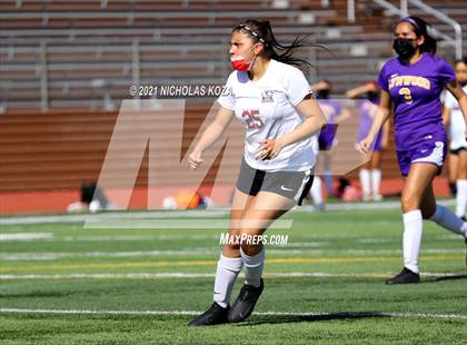 Thumbnail 1 in Paramount vs. Lynwood photogallery.