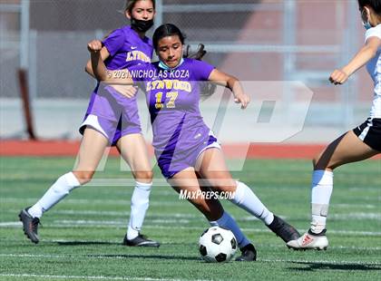Thumbnail 1 in Paramount vs. Lynwood photogallery.