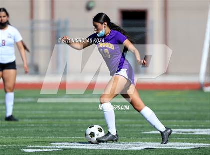 Thumbnail 2 in Paramount vs. Lynwood photogallery.