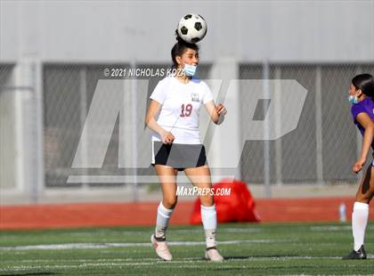 Thumbnail 2 in Paramount vs. Lynwood photogallery.