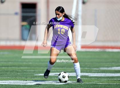 Thumbnail 3 in Paramount vs. Lynwood photogallery.
