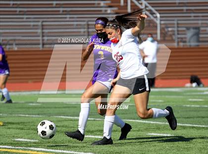 Thumbnail 2 in Paramount vs. Lynwood photogallery.