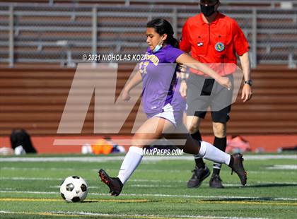 Thumbnail 2 in Paramount vs. Lynwood photogallery.