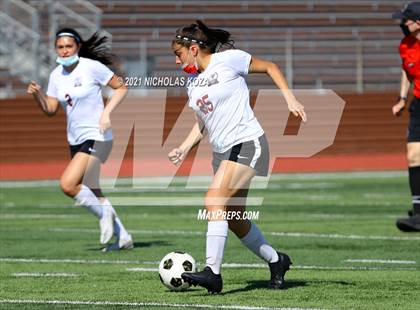 Thumbnail 3 in Paramount vs. Lynwood photogallery.