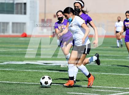 Thumbnail 3 in Paramount vs. Lynwood photogallery.