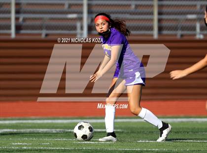 Thumbnail 3 in Paramount vs. Lynwood photogallery.