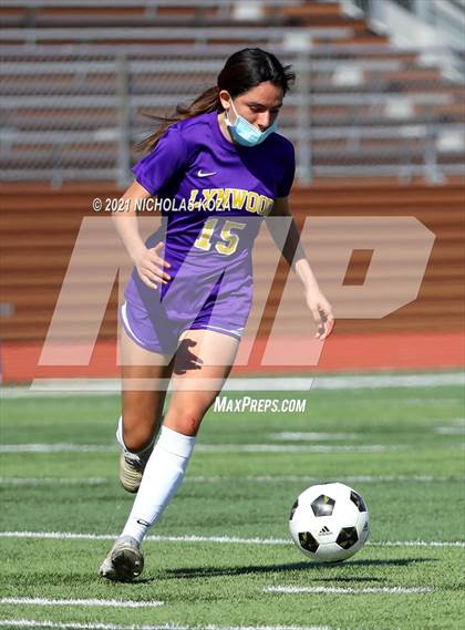 Thumbnail 3 in Paramount vs. Lynwood photogallery.