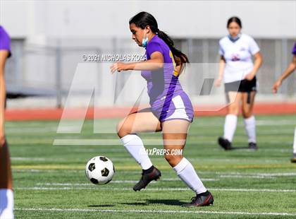 Thumbnail 3 in Paramount vs. Lynwood photogallery.