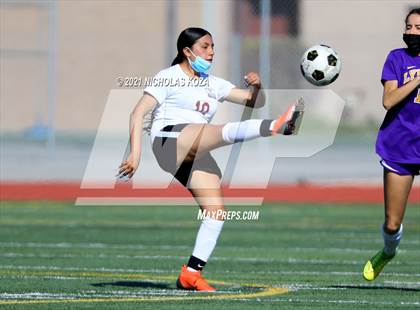 Thumbnail 1 in Paramount vs. Lynwood photogallery.