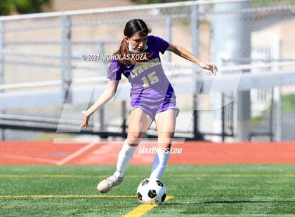 Thumbnail 2 in Paramount vs. Lynwood photogallery.