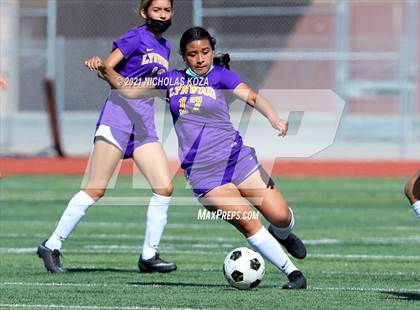 Thumbnail 3 in Paramount vs. Lynwood photogallery.
