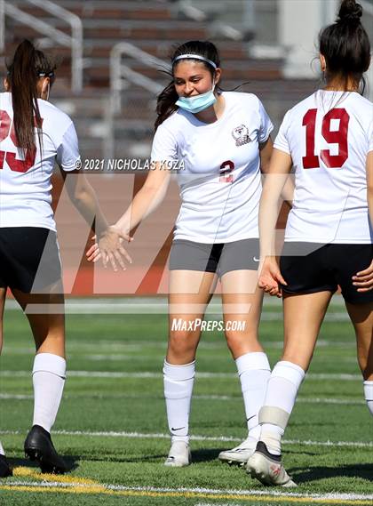 Thumbnail 2 in Paramount vs. Lynwood photogallery.