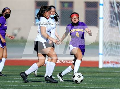 Thumbnail 3 in Paramount vs. Lynwood photogallery.