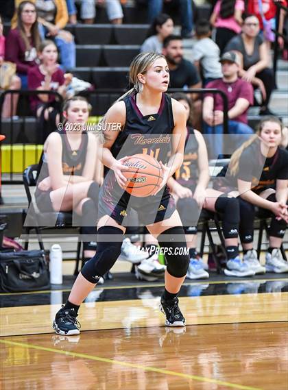 Thumbnail 1 in Thorndale vs Flatonia (UIL 2A Reg IV Bi-District) photogallery.