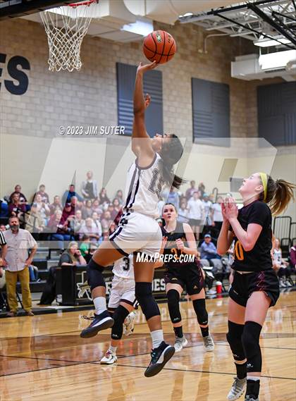 Thumbnail 1 in Thorndale vs Flatonia (UIL 2A Reg IV Bi-District) photogallery.