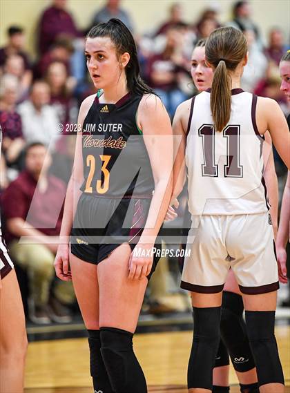Thumbnail 1 in Thorndale vs Flatonia (UIL 2A Reg IV Bi-District) photogallery.