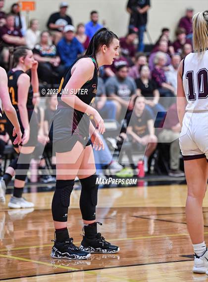 Thumbnail 3 in Thorndale vs Flatonia (UIL 2A Reg IV Bi-District) photogallery.