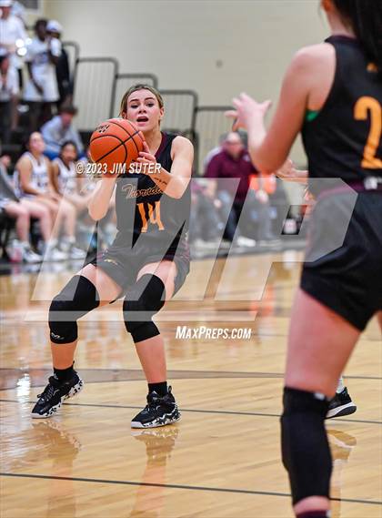 Thumbnail 2 in Thorndale vs Flatonia (UIL 2A Reg IV Bi-District) photogallery.