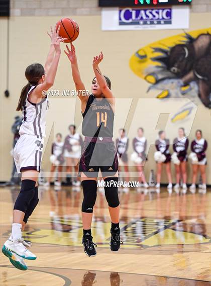 Thumbnail 1 in Thorndale vs Flatonia (UIL 2A Reg IV Bi-District) photogallery.