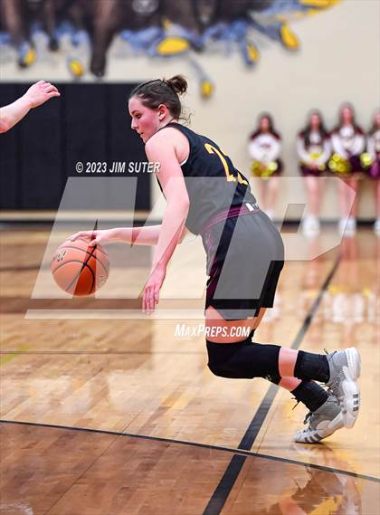 Thumbnail 1 in Thorndale vs Flatonia (UIL 2A Reg IV Bi-District) photogallery.