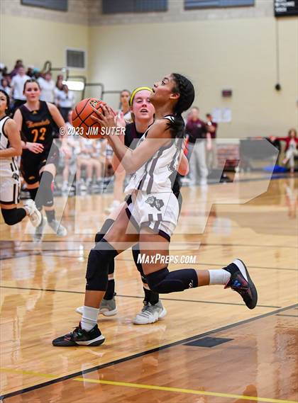 Thumbnail 1 in Thorndale vs Flatonia (UIL 2A Reg IV Bi-District) photogallery.