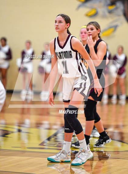 Thumbnail 3 in Thorndale vs Flatonia (UIL 2A Reg IV Bi-District) photogallery.