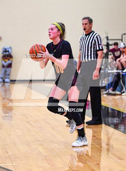 Thumbnail 2 in Thorndale vs Flatonia (UIL 2A Reg IV Bi-District) photogallery.