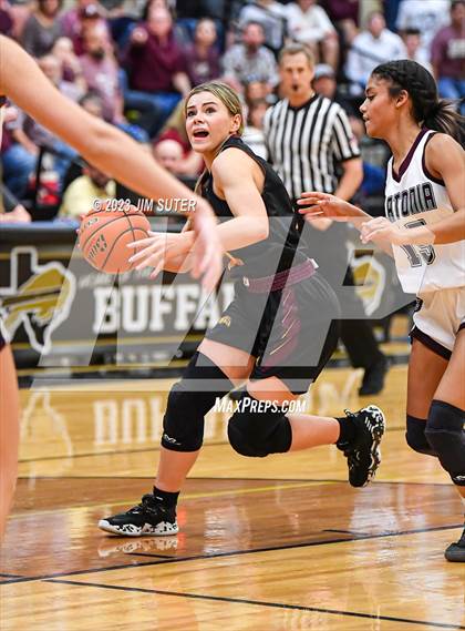 Thumbnail 2 in Thorndale vs Flatonia (UIL 2A Reg IV Bi-District) photogallery.