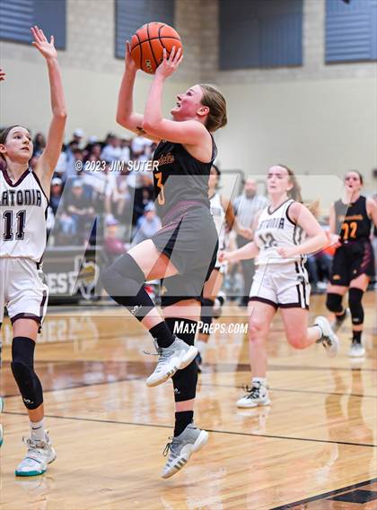 Thumbnail 1 in Thorndale vs Flatonia (UIL 2A Reg IV Bi-District) photogallery.