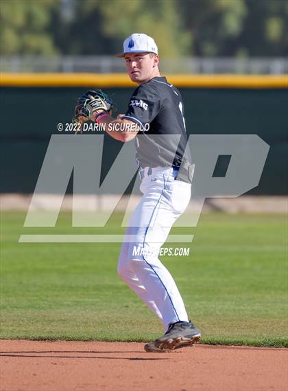 Thumbnail 2 in IMG Academy Black vs. Perry (Coach Bob Invitational) photogallery.