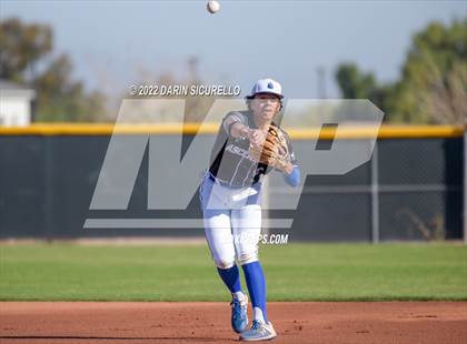 Thumbnail 3 in IMG Academy Black vs. Perry (Coach Bob Invitational) photogallery.