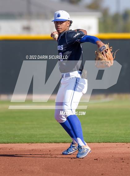 Thumbnail 3 in IMG Academy Black vs. Perry (Coach Bob Invitational) photogallery.