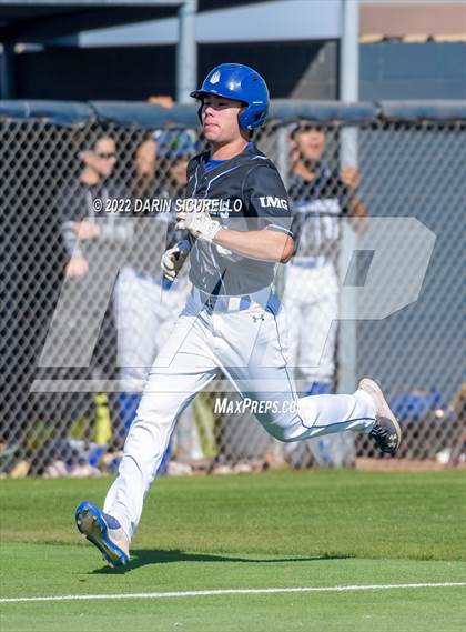Thumbnail 3 in IMG Academy Black vs. Perry (Coach Bob Invitational) photogallery.