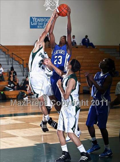 Thumbnail 2 in Dickinson vs. Pasadena (McDonalds Texas Invitational) photogallery.